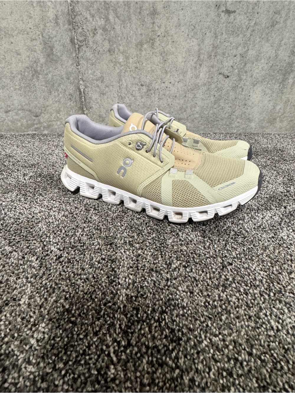 Light Yellow Women's Running Sneakers with Cushioned Sole